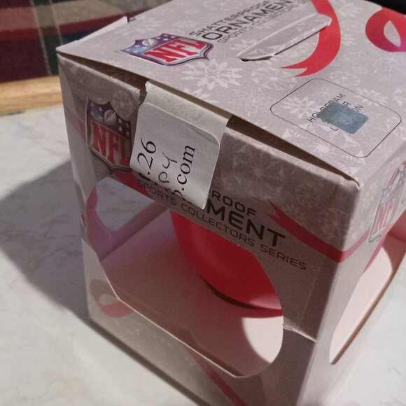 NEW Tampa Bay Buccaneers NFL Snowflake Black Shatter-Proof Ball Ornament - Picture 2 of 2